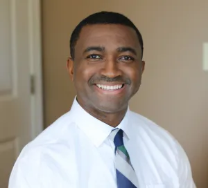 Top Auburn ME Dentist Dr. Uviasah of Toothsuite